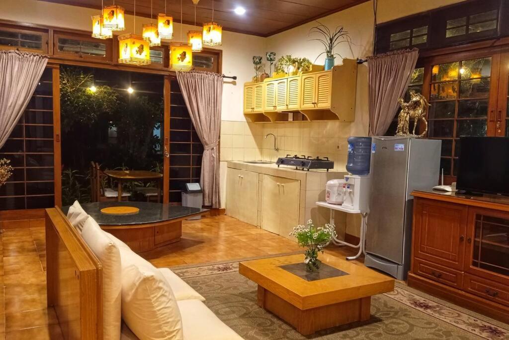 Designer Villa Tokyo Cianjur Bagian luar foto