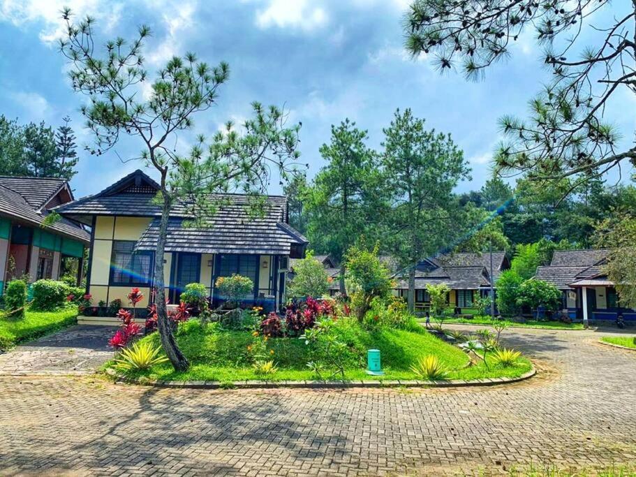 Designer Villa Tokyo Cianjur Bagian luar foto