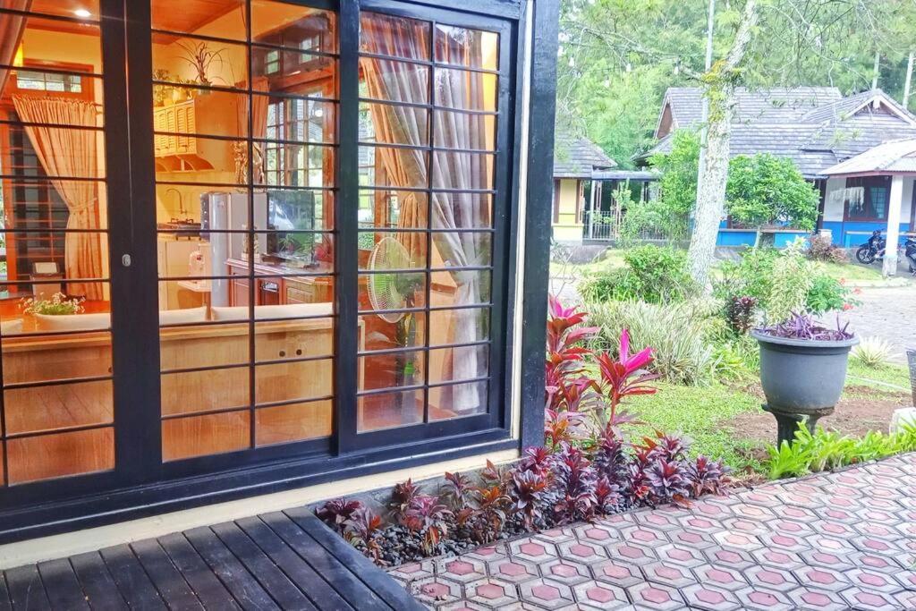 Designer Villa Tokyo Cianjur Bagian luar foto