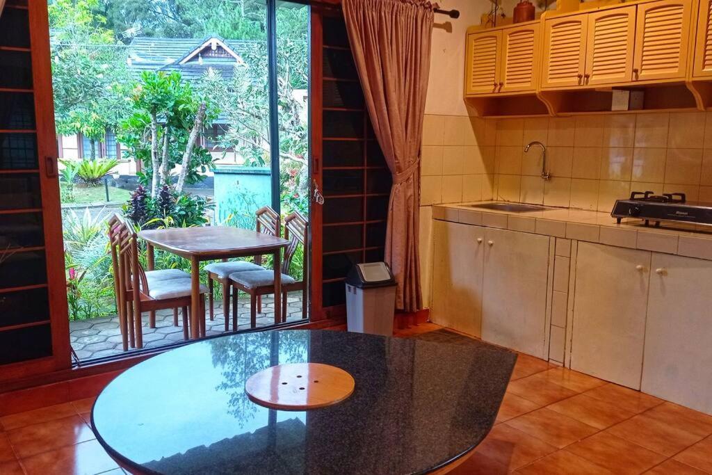 Designer Villa Tokyo Cianjur Bagian luar foto