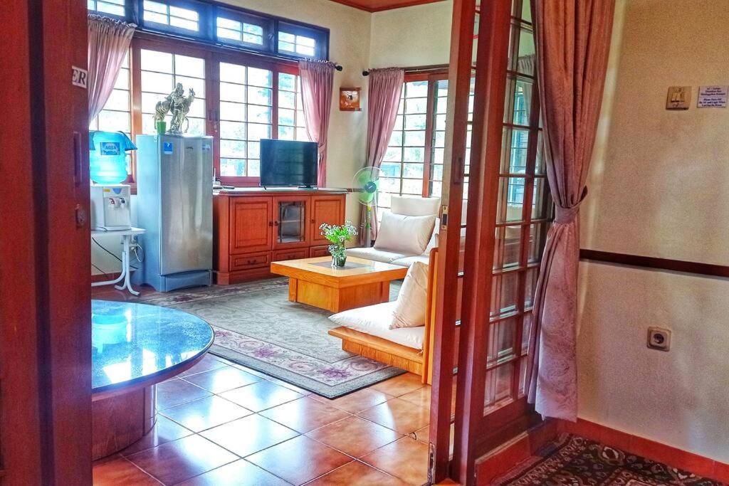 Designer Villa Tokyo Cianjur Bagian luar foto
